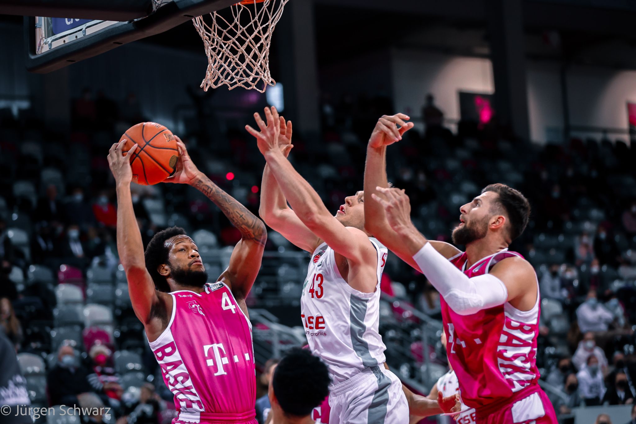 Telekom Baskets Bonn vs Brose Bamberg